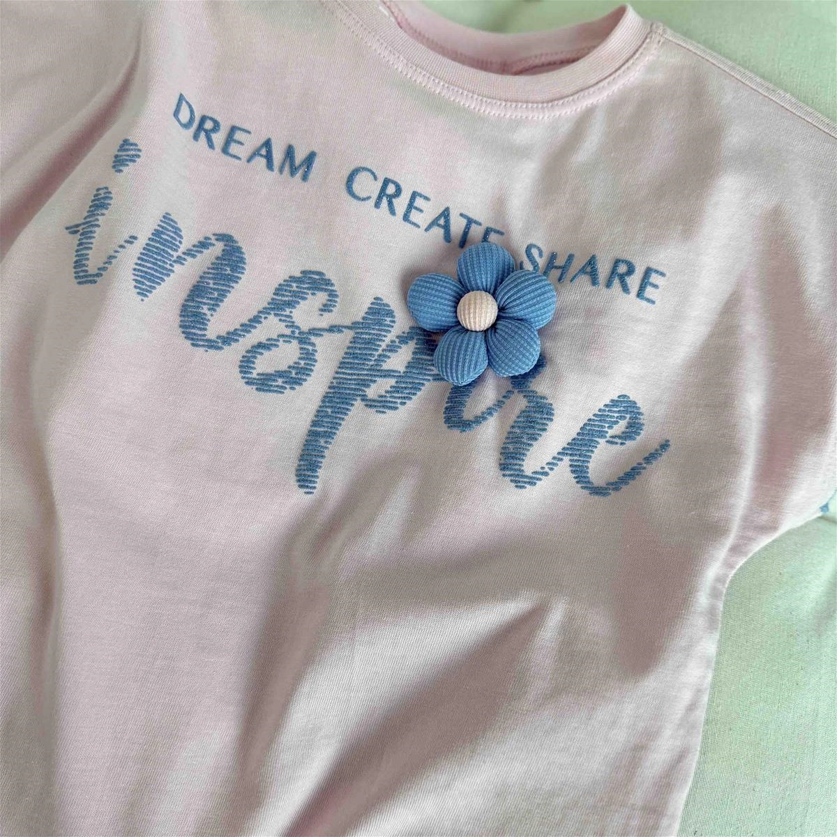 تیشرت گل برجسته 5 سال تا 8 سال کد9664 (221226) e42545bf-0adc-4fa4-8ffd-743131eb1032.jpg