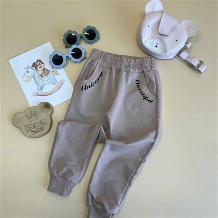 ade69a6f-ac09-42ac-ac67-fb0d4ec9d117.jpg