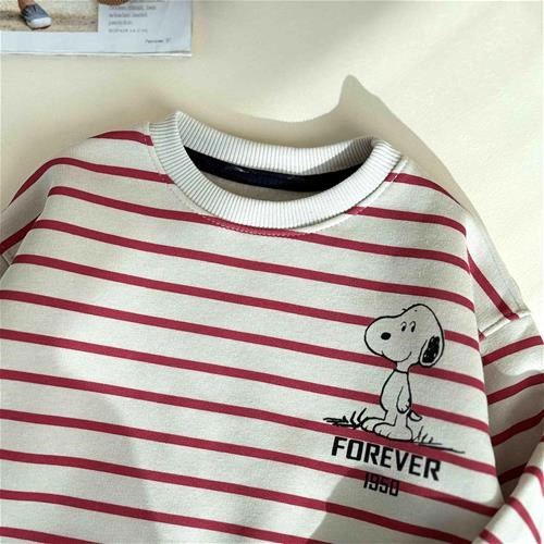 دوتیکه بلوز شلوار تو کرکی طرح اسنوپی 2 سال تا 5 سال کد 10078