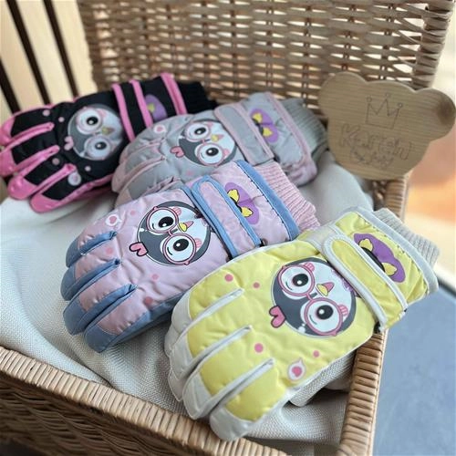 دستکش شمعی طرح پنگوئن مناسب 6 سال تا 16 سال کد 214123