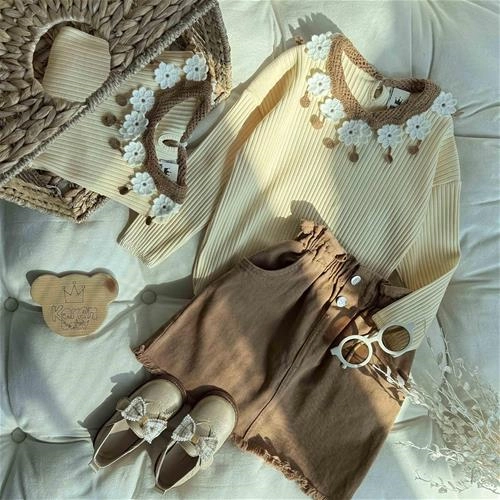 دو تیکه بلوز دامن یقه گل 3 سال تا 10 سال کد 211533