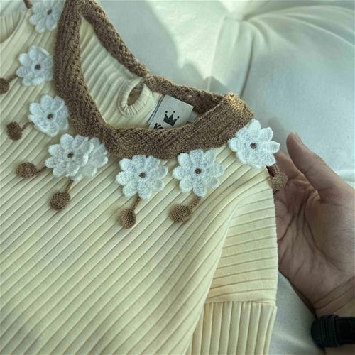 دو تیکه بلوز دامن یقه گل 3 سال تا 10 سال کد 211533