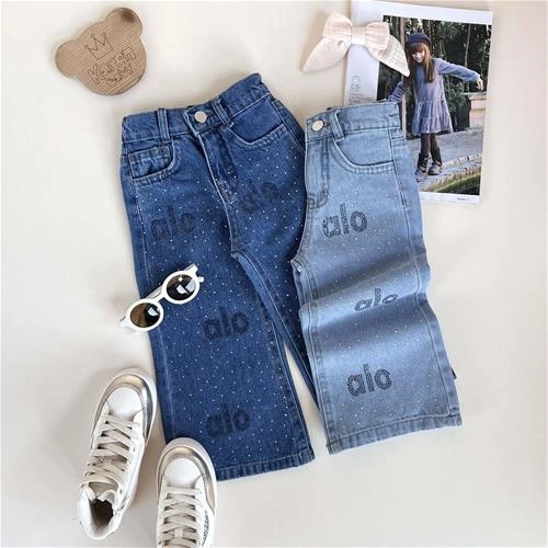 شلوار جین منجقی 3 تا 12 سال کد 10091