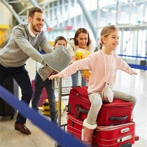 10 روش ساده برای تمیز و مرتب نگه داشتن لباس کودکان در سفرهای طولانی